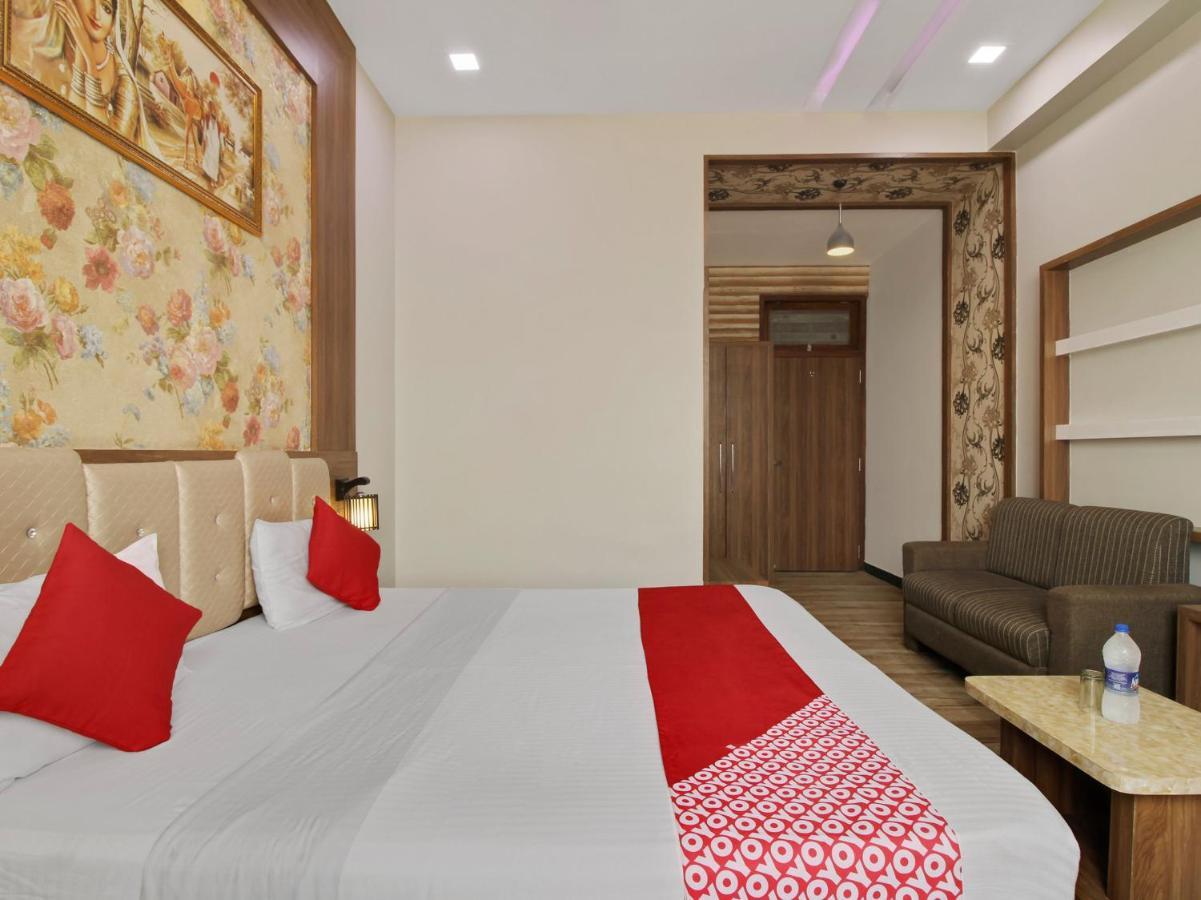 Oyo 70930 The Moon Hotel Āsansol Esterno foto